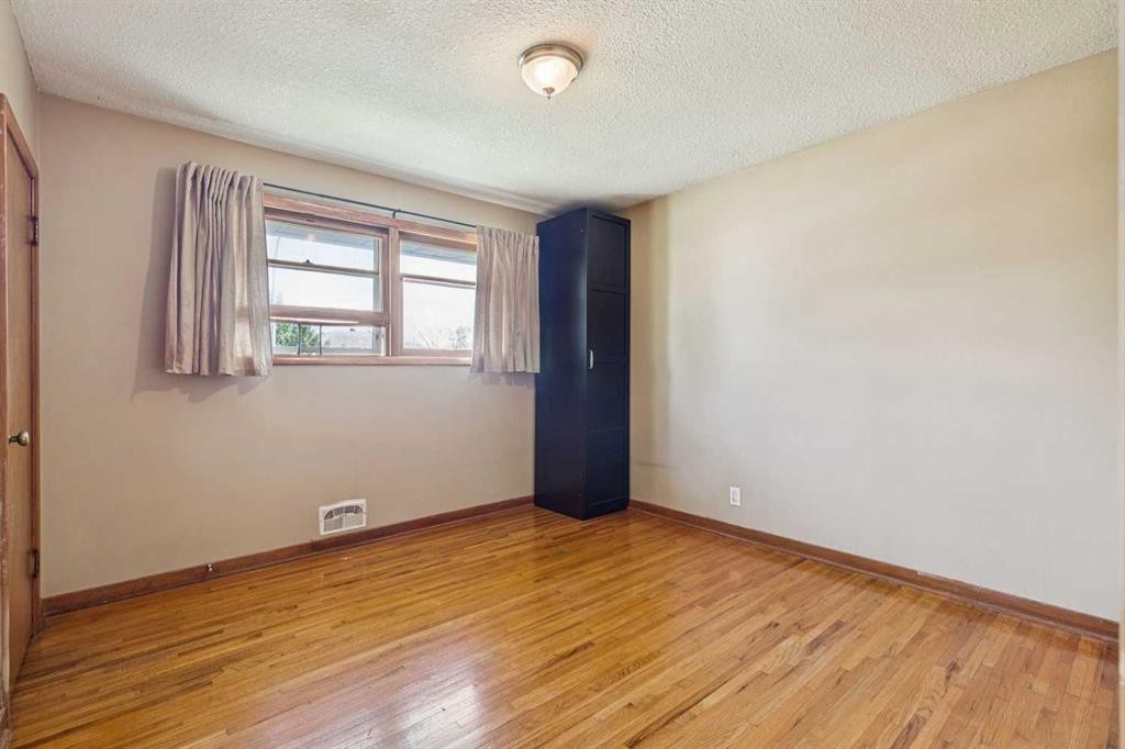 3103 13 Avenue Sw, Calgary, AB - Indoor Photo Showing Other Room