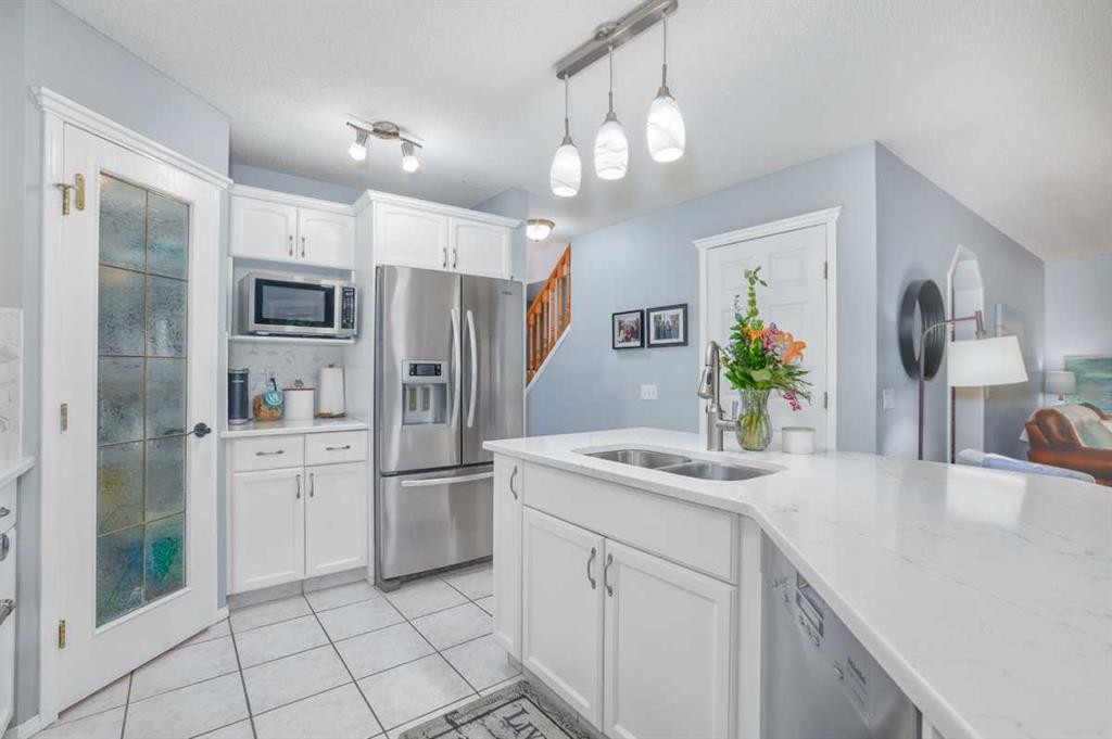 210 Mt Douglas Court Se, Calgary, AB