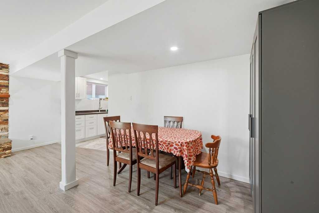 2415 Vista Crescent Ne, Calgary, AB - Indoor Photo Showing Dining Room