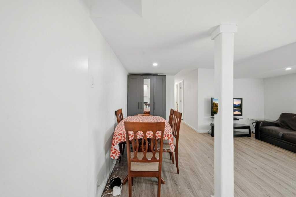 2415 Vista Crescent Ne, Calgary, AB - Indoor