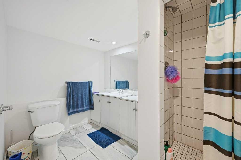 2415 Vista Crescent Ne, Calgary, AB - Indoor Photo Showing Bathroom