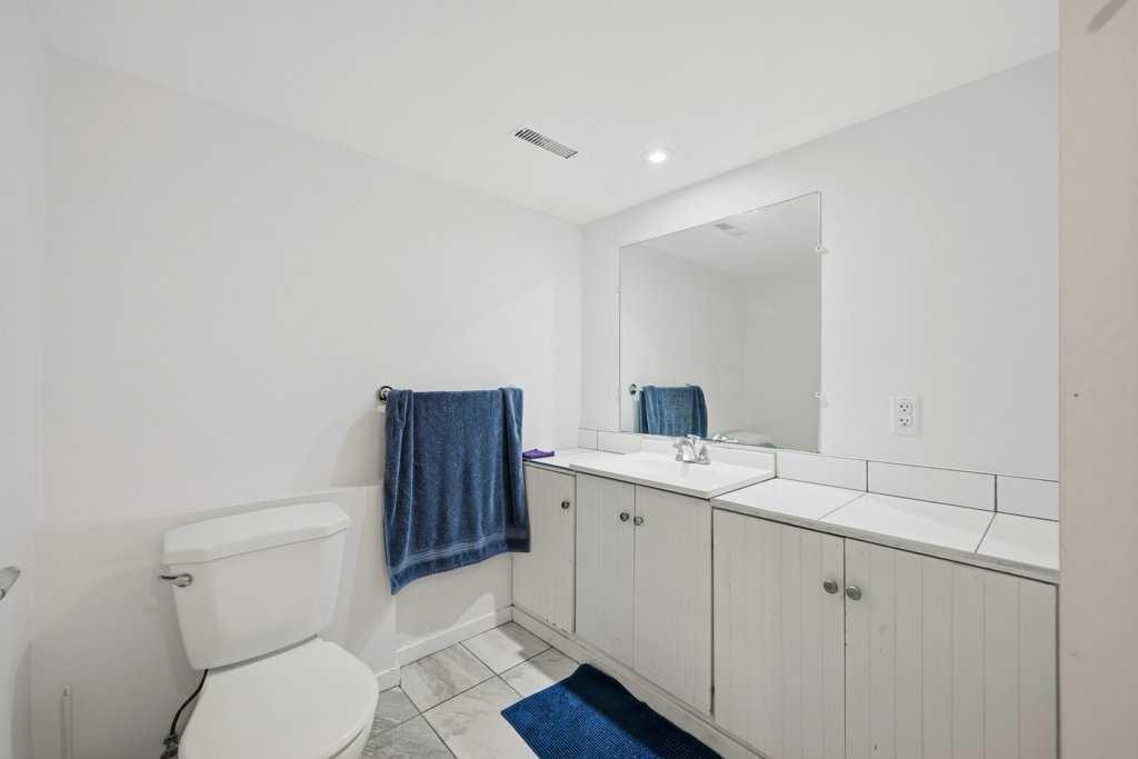 2415 Vista Crescent Ne, Calgary, AB - Indoor Photo Showing Bathroom