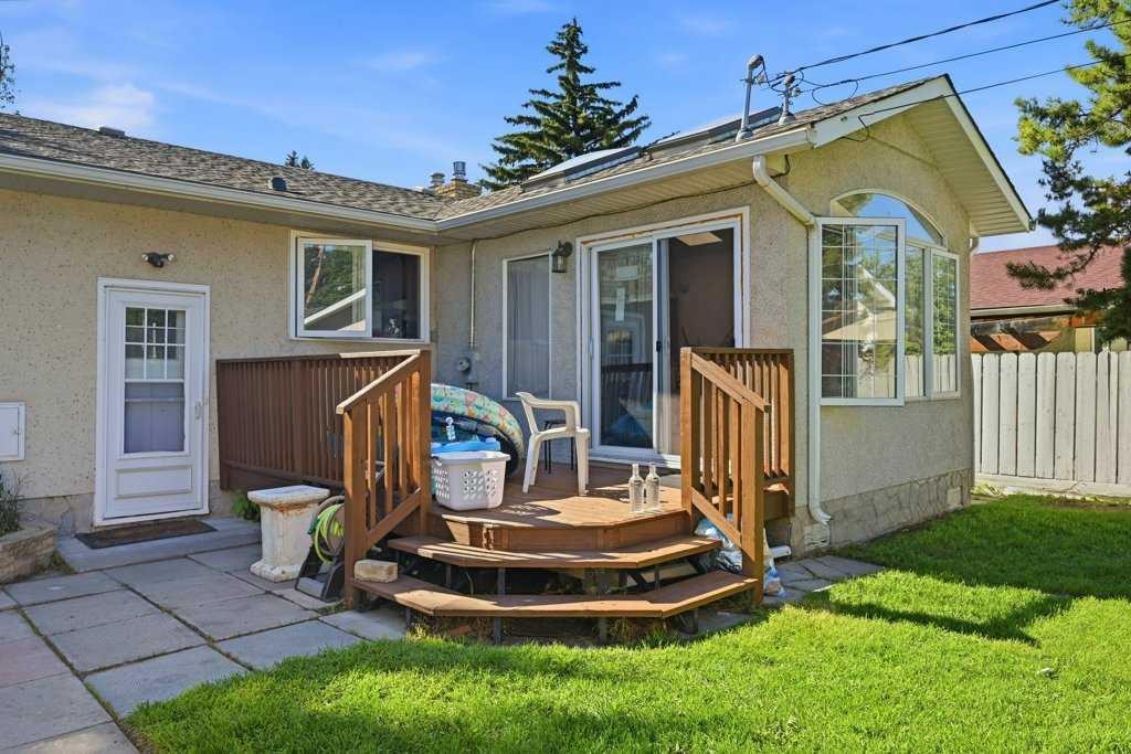 2415 Vista Crescent Ne, Calgary, AB - Outdoor