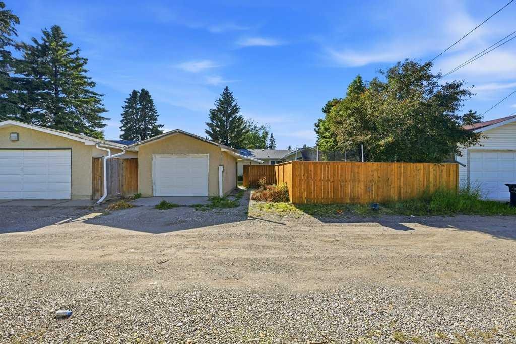 2415 Vista Crescent Ne, Calgary, AB - Outdoor