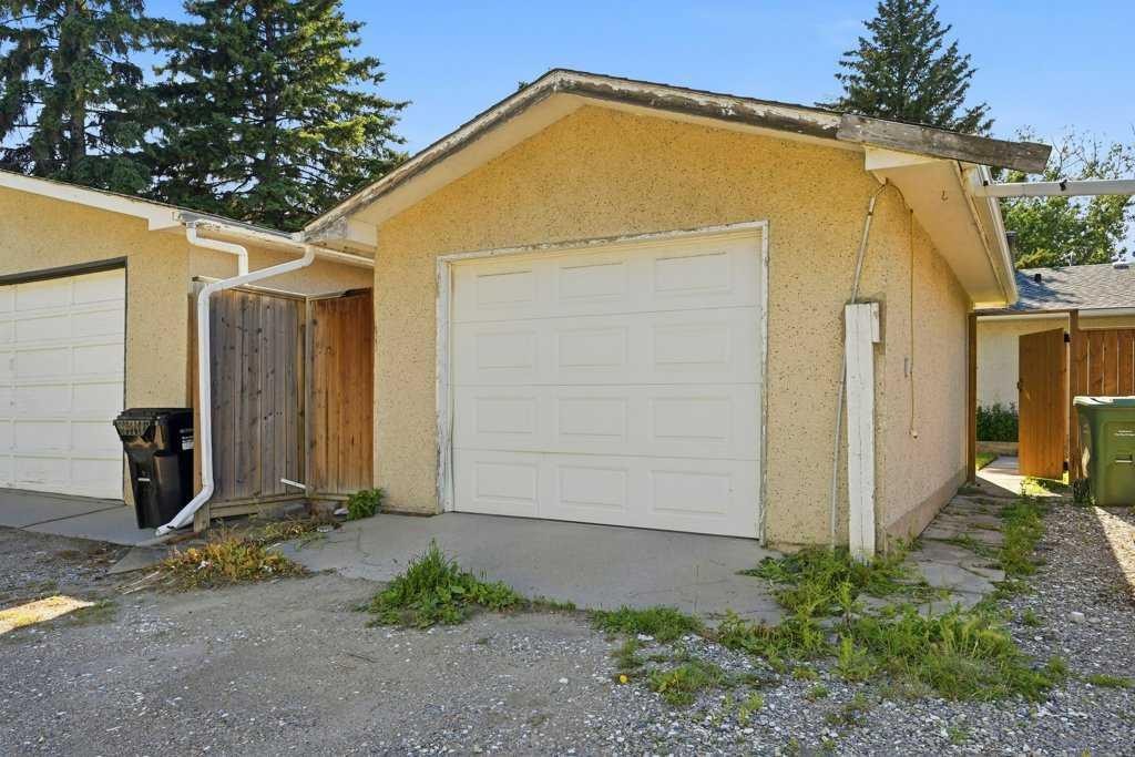 2415 Vista Crescent Ne, Calgary, AB - Outdoor With Exterior