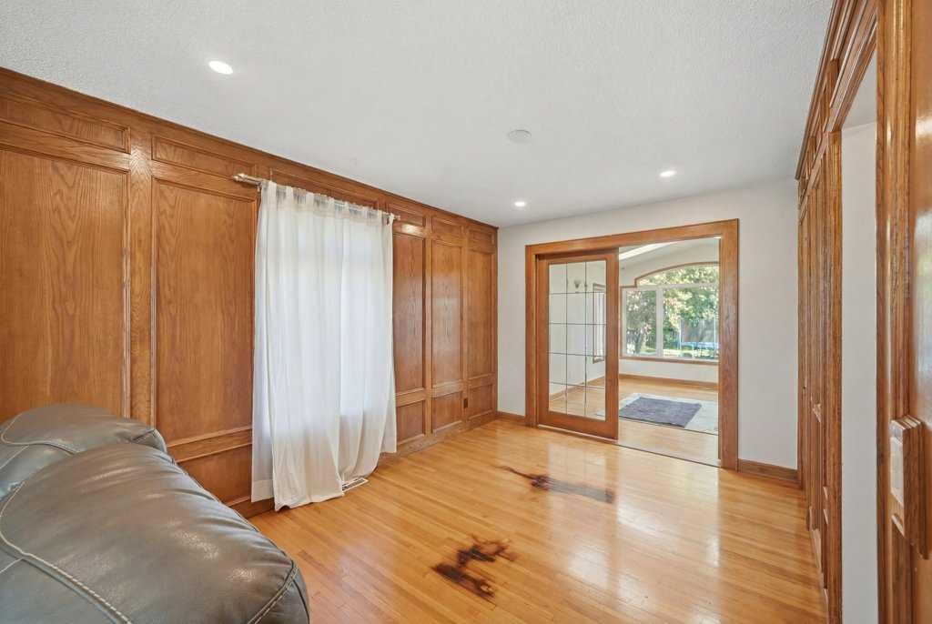 2415 Vista Crescent Ne, Calgary, AB - Indoor Photo Showing Other Room