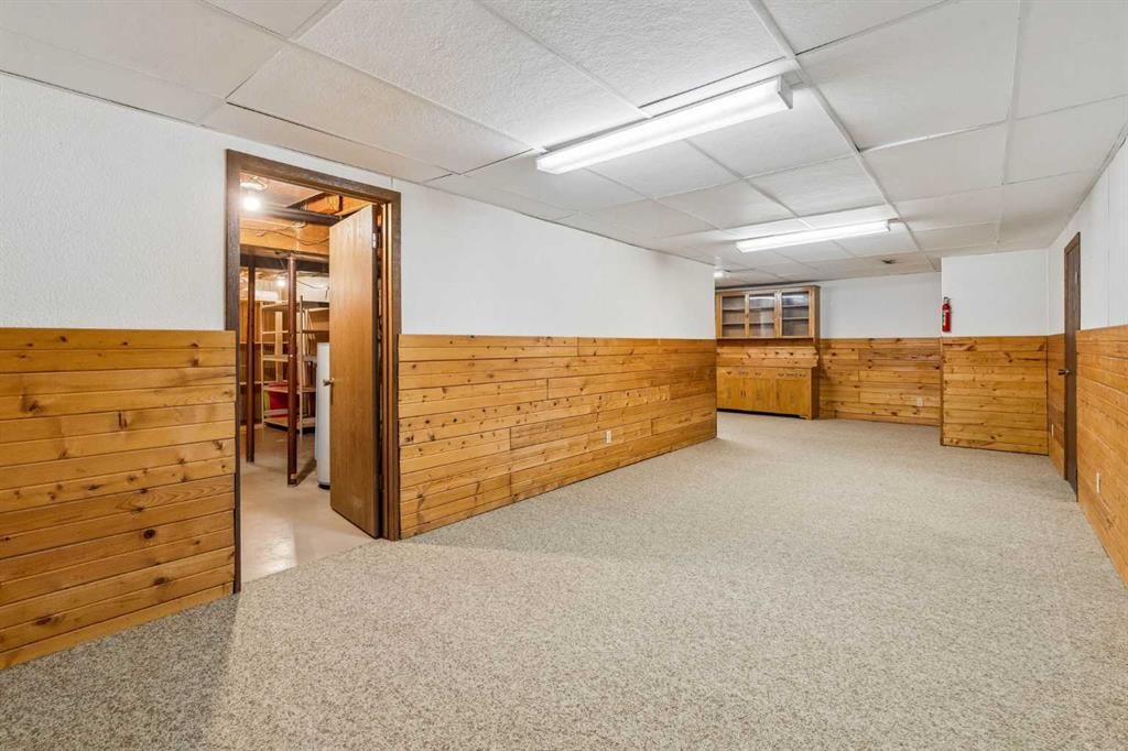 31 Edgehill Bay Nw, Calgary, AB - Indoor