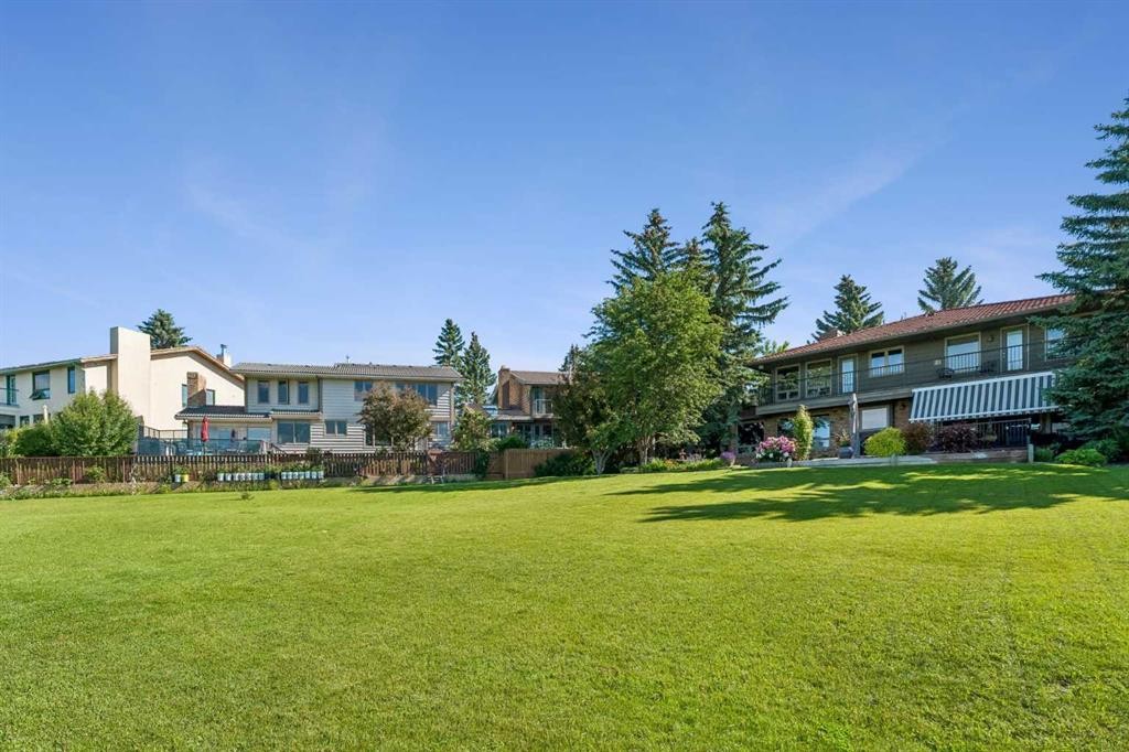 31 Edgehill Bay Nw, Calgary, AB - Outdoor