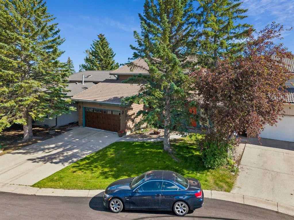 31 Edgehill Bay Nw, Calgary, AB - Outdoor