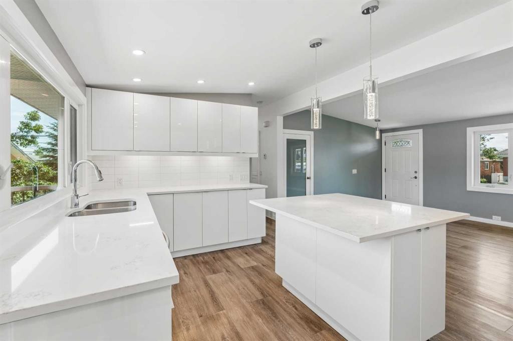 916 Mayland Drive Ne, Calgary, AB