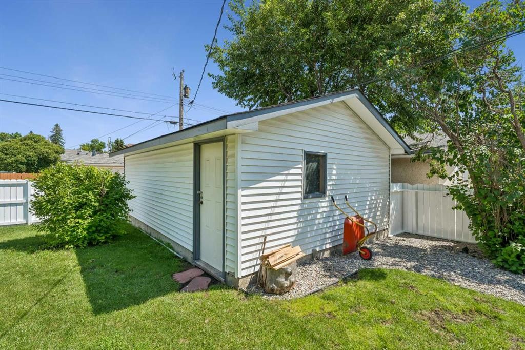 916 Mayland Drive Ne, Calgary, AB