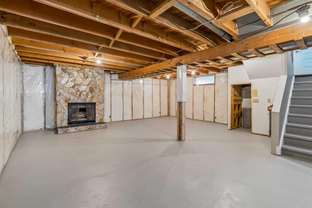 916 Mayland Drive Ne, Calgary, AB