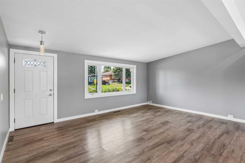 916 Mayland Drive Ne, Calgary, AB
