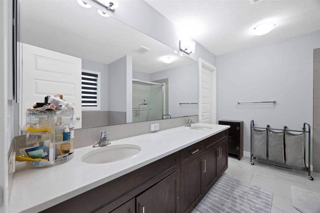 76 Red Embers Square Ne, Calgary, AB - Indoor Photo Showing Bathroom