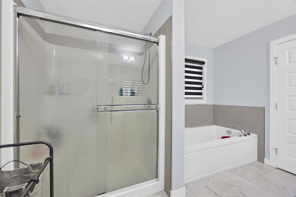 76 Red Embers Square Ne, Calgary, AB - Indoor Photo Showing Bathroom