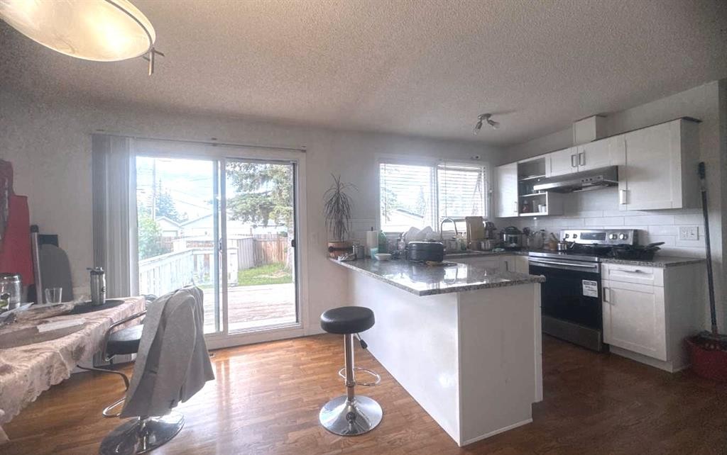 235 Penbrooke Close Se, Calgary, AB