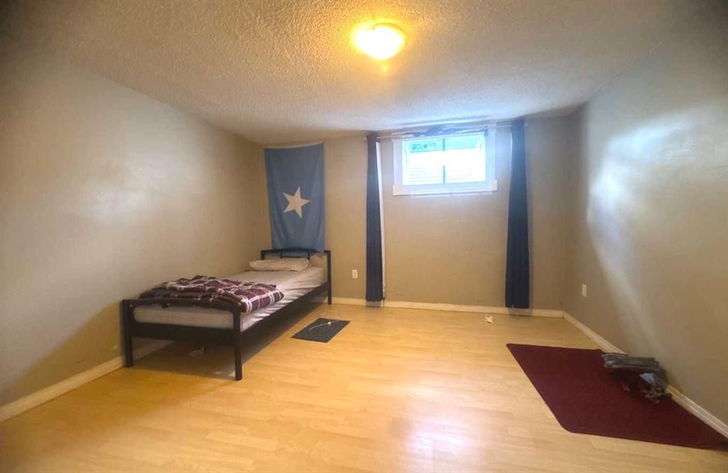 235 Penbrooke Close Se, Calgary, AB