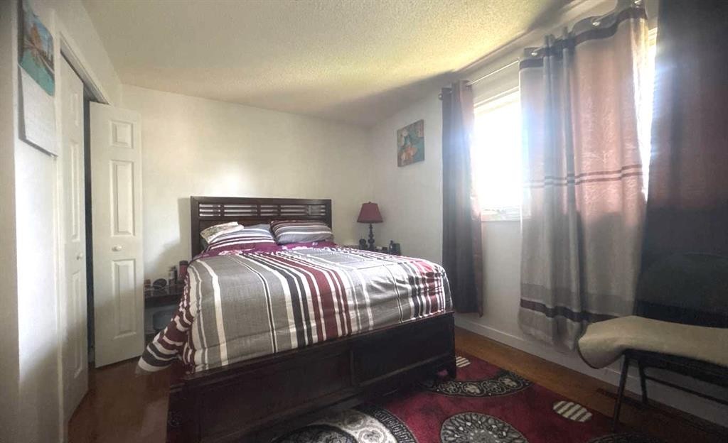 235 Penbrooke Close Se, Calgary, AB