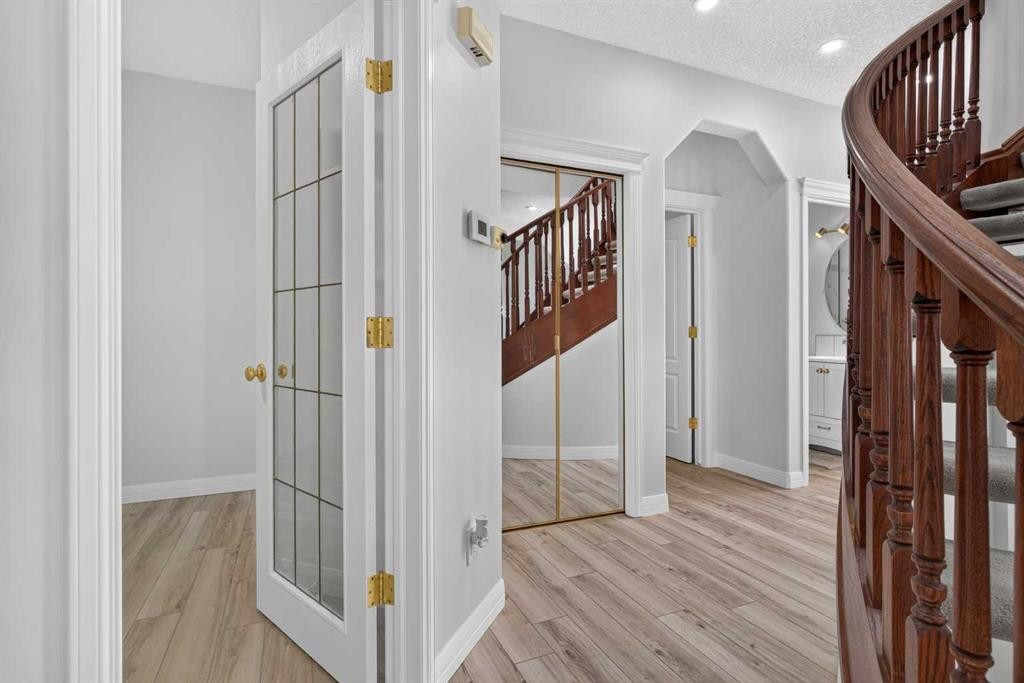 78 Hamptons Circle Nw, Calgary, AB - Indoor Photo Showing Other Room