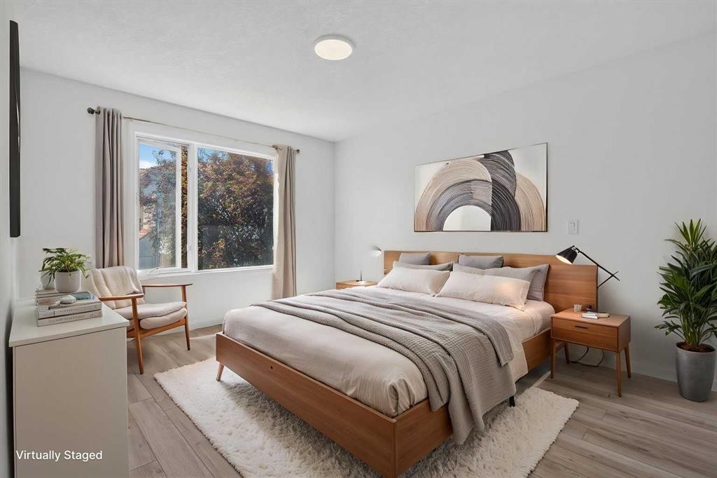 78 Hamptons Circle Nw, Calgary, AB - Indoor Photo Showing Bedroom