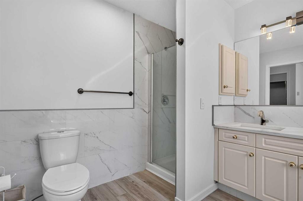 78 Hamptons Circle Nw, Calgary, AB - Indoor Photo Showing Bathroom