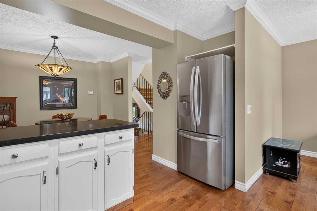 12-140 Point Drive Nw, Calgary, AB - Indoor Photo Showing Other Room