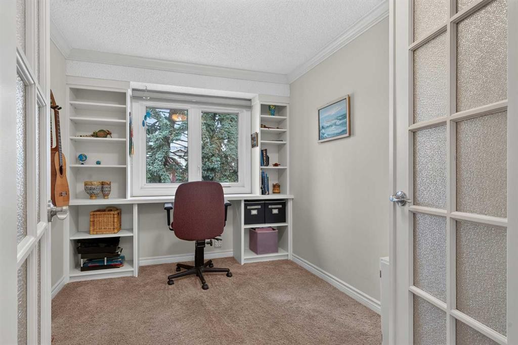 12-140 Point Drive Nw, Calgary, AB - Indoor Photo Showing Office