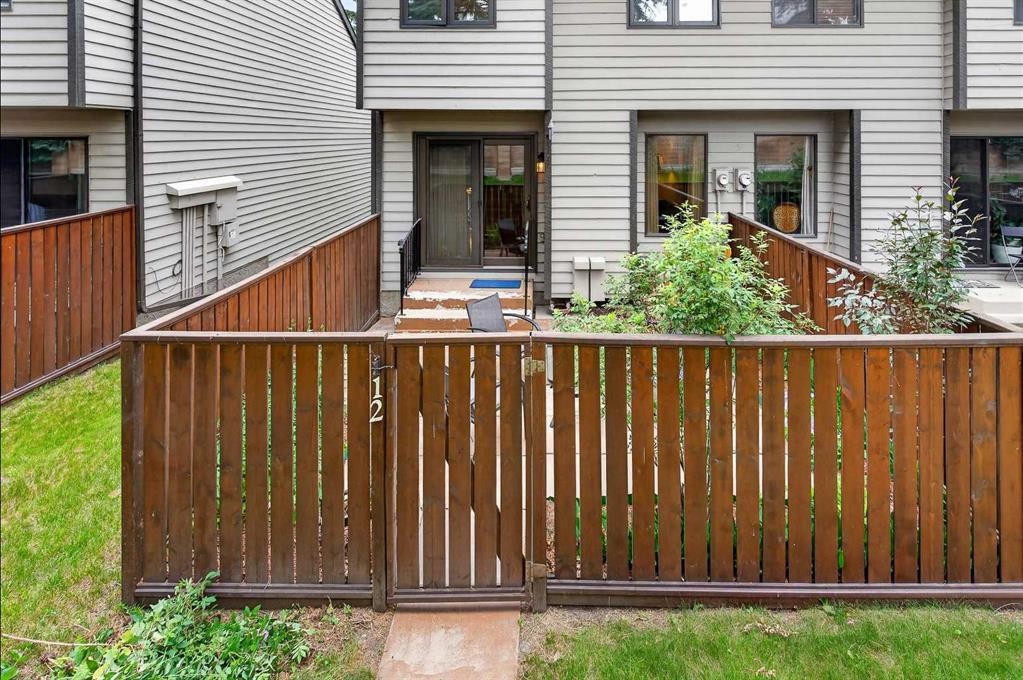 12-140 Point Drive Nw, Calgary, AB - Outdoor With Exterior