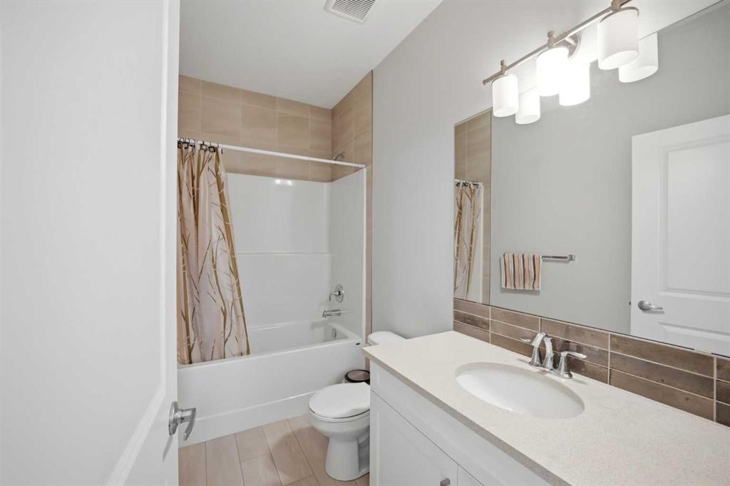 232 Cornerbrook Common Ne, Calgary, AB - Indoor Photo Showing Bathroom