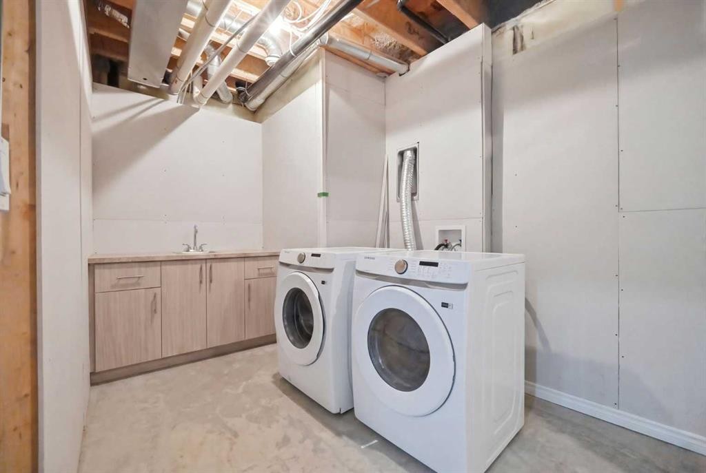 232 Cornerbrook Common Ne, Calgary, AB - Indoor Photo Showing Laundry Room