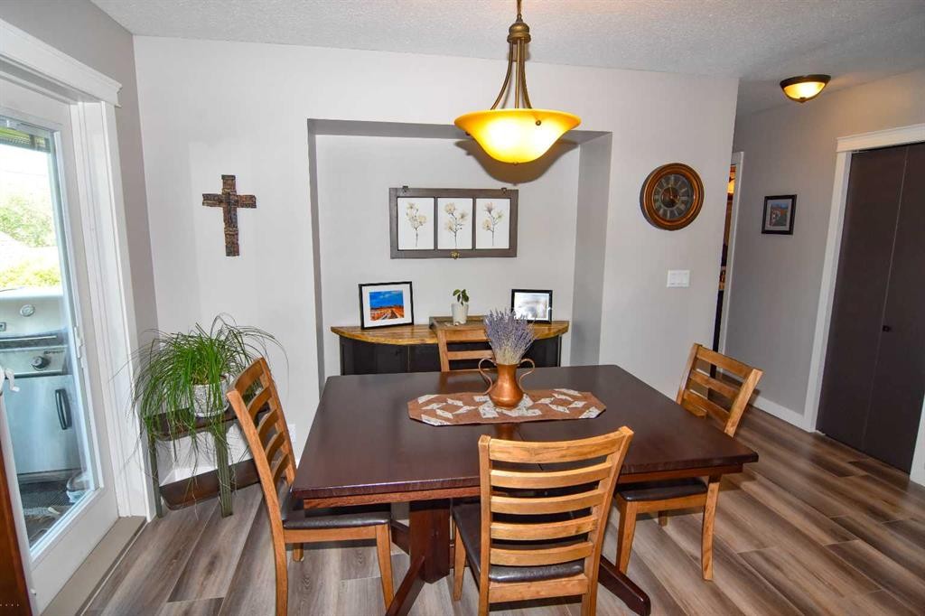 254 Maple Grove Crescent, Strathmore, AB