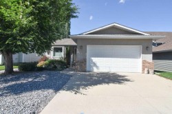 254 Maple Grove Crescent Strathmore, AB T1P 1G2