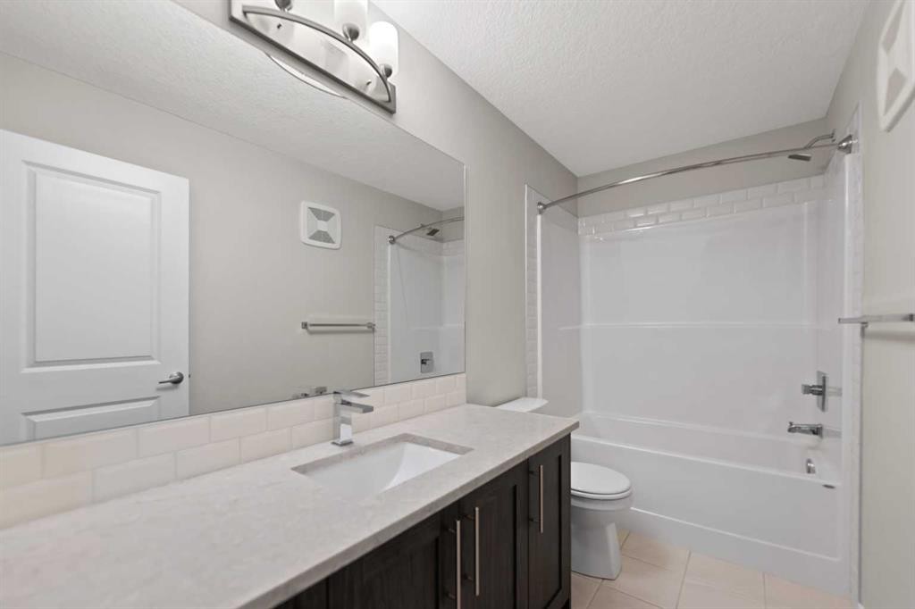 209 Harvest Hills Common Ne, Calgary, AB - Indoor Photo Showing Bathroom