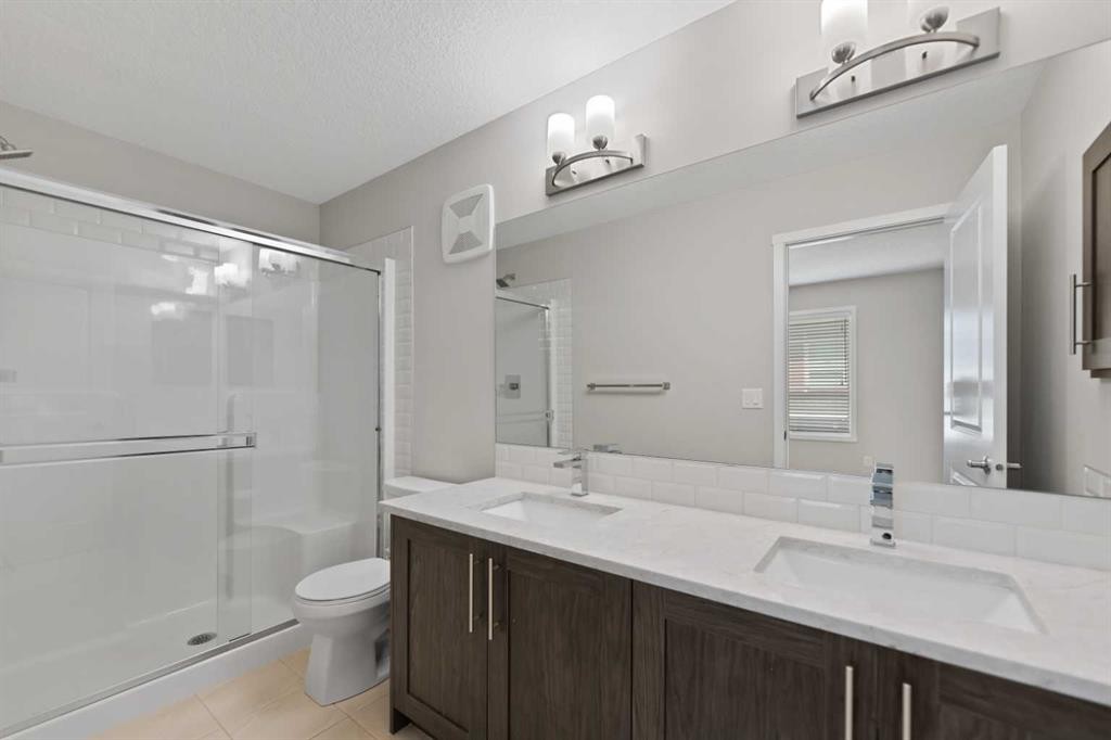 209 Harvest Hills Common Ne, Calgary, AB - Indoor Photo Showing Bathroom
