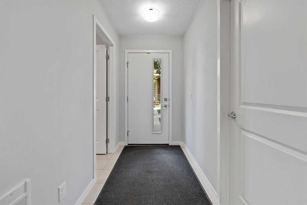 209 Harvest Hills Common Ne, Calgary, AB - Indoor Photo Showing Other Room