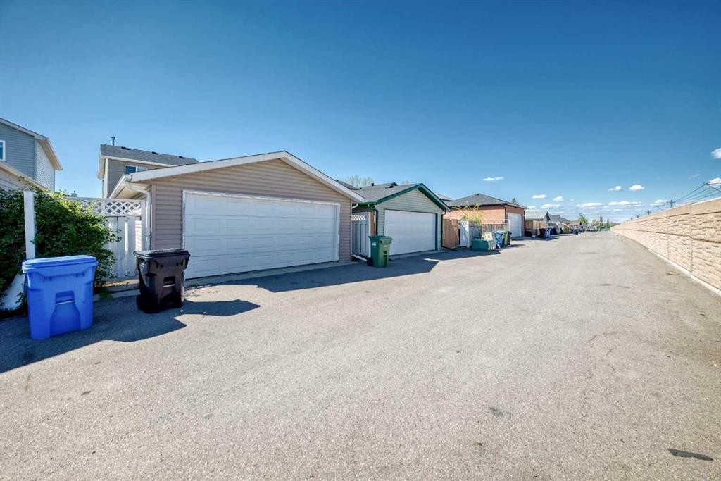111 Martin Crossing Close Ne, Calgary, AB