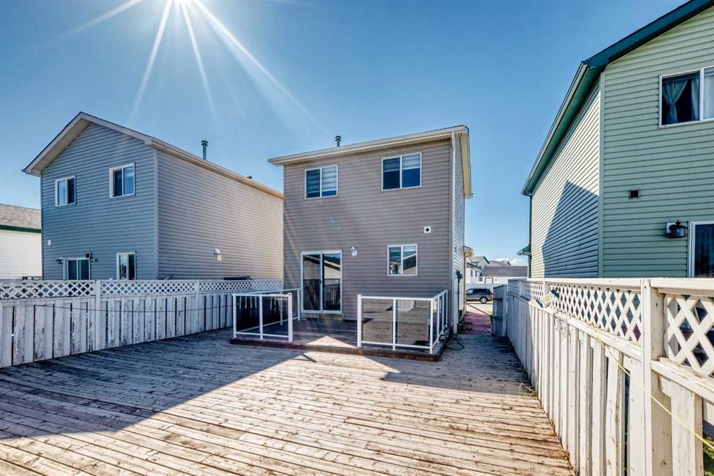 111 Martin Crossing Close Ne, Calgary, AB