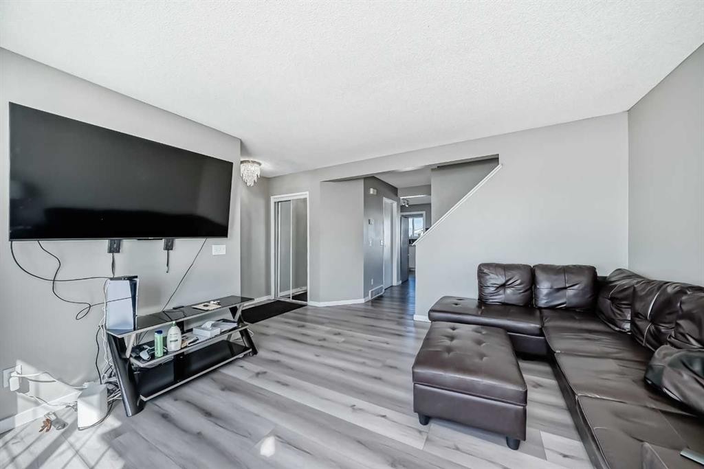 111 Martin Crossing Close Ne, Calgary, AB
