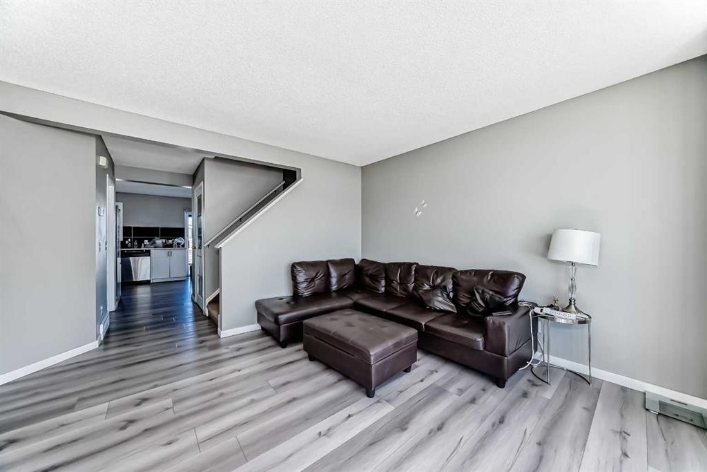111 Martin Crossing Close Ne, Calgary, AB