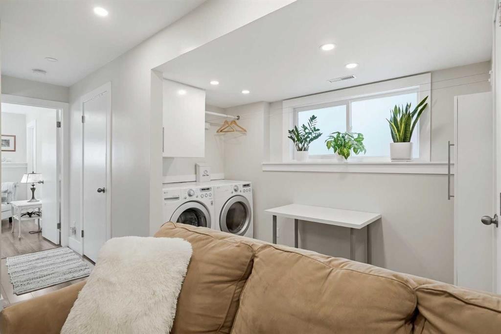 19 Millcrest Way Sw, Calgary, AB - Indoor Photo Showing Laundry Room