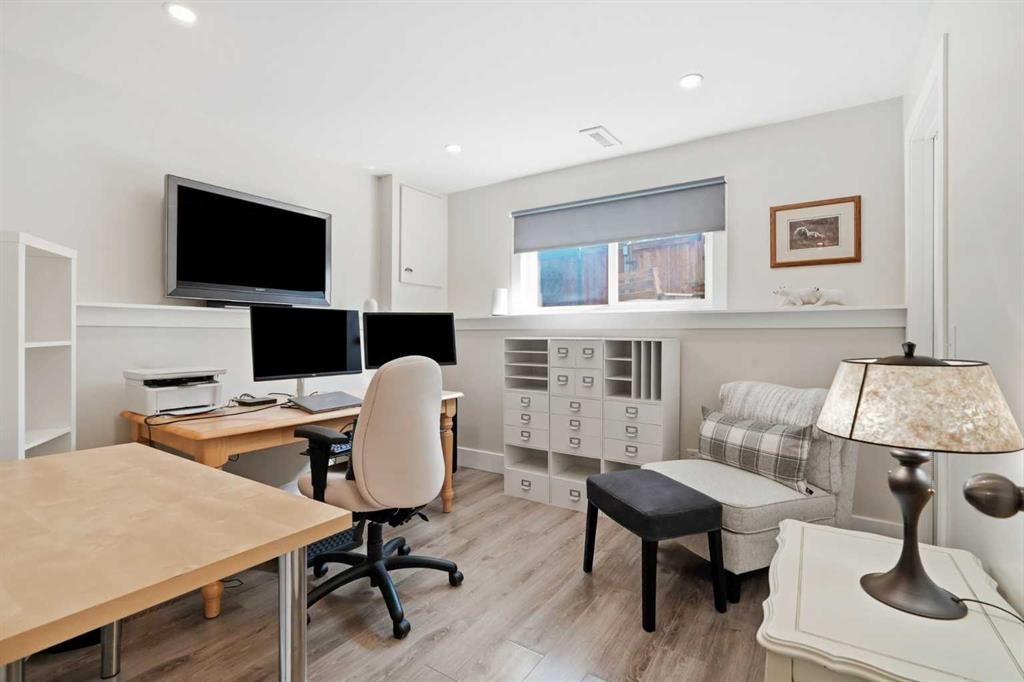 19 Millcrest Way Sw, Calgary, AB - Indoor Photo Showing Office