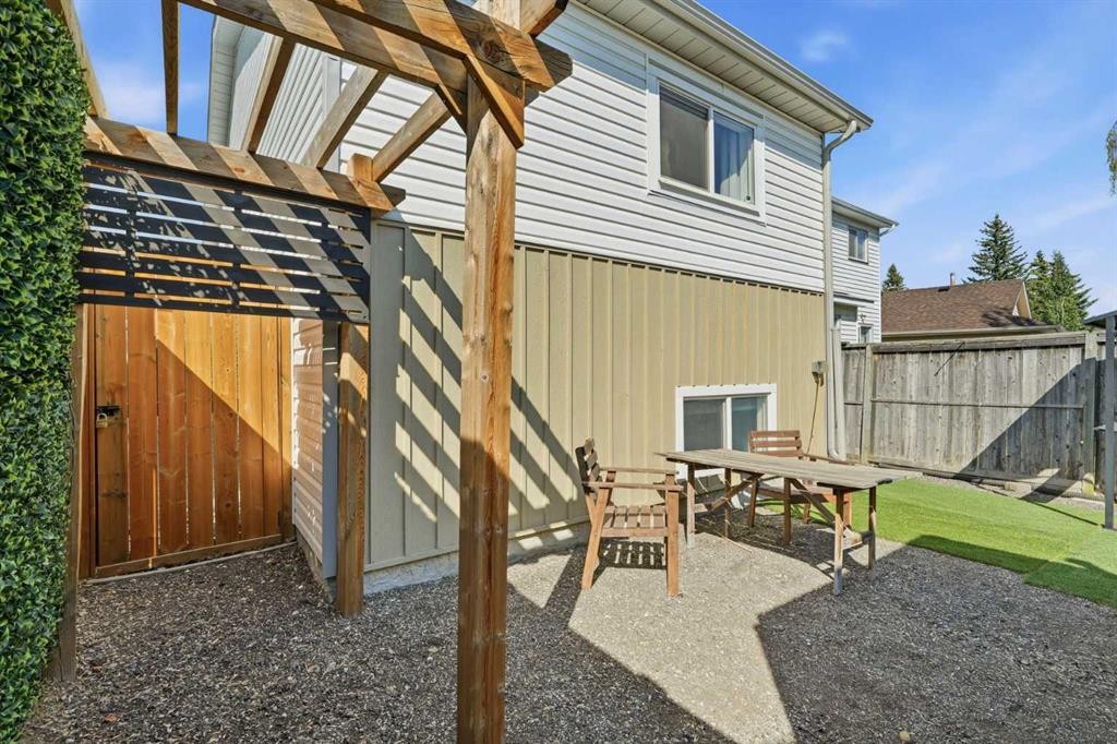 19 Millcrest Way Sw, Calgary, AB - Outdoor