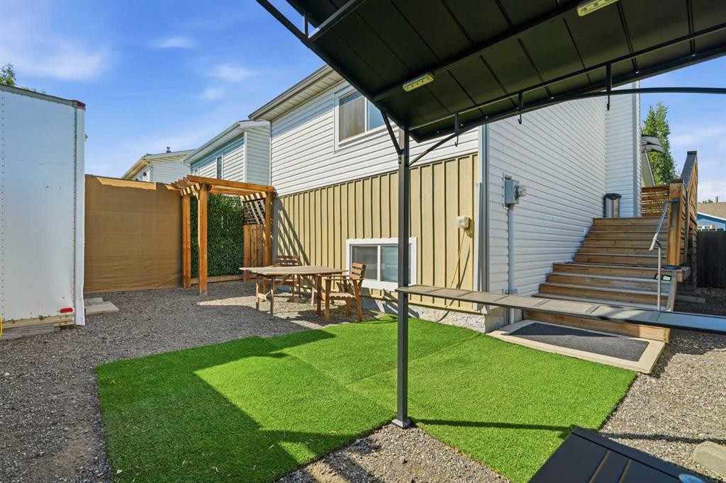 19 Millcrest Way Sw, Calgary, AB - Outdoor With Exterior
