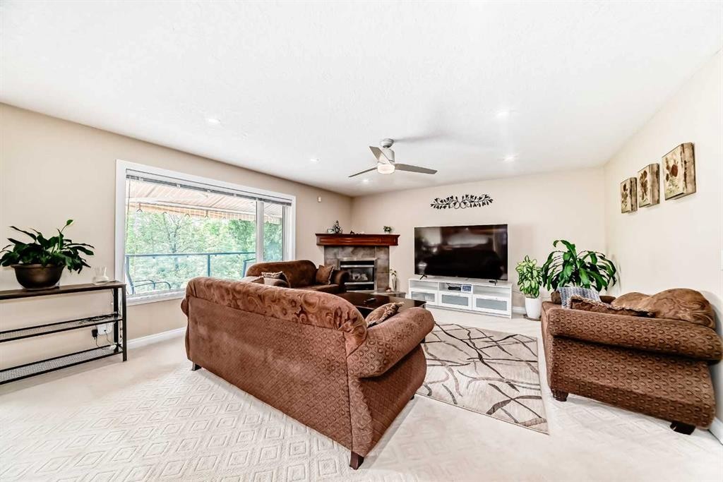 146 Scenic View Close, Calgary, AB - Indoor Photo Showing Living Room