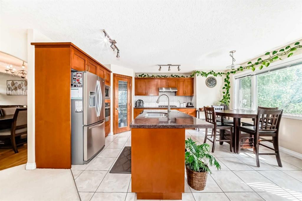 146 Scenic View Close, Calgary, AB - Indoor
