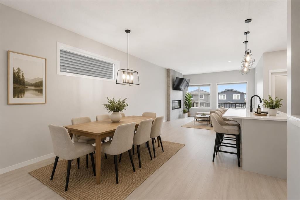 22 Edith Manor Nw, Calgary, AB - Indoor Photo Showing Dining Room