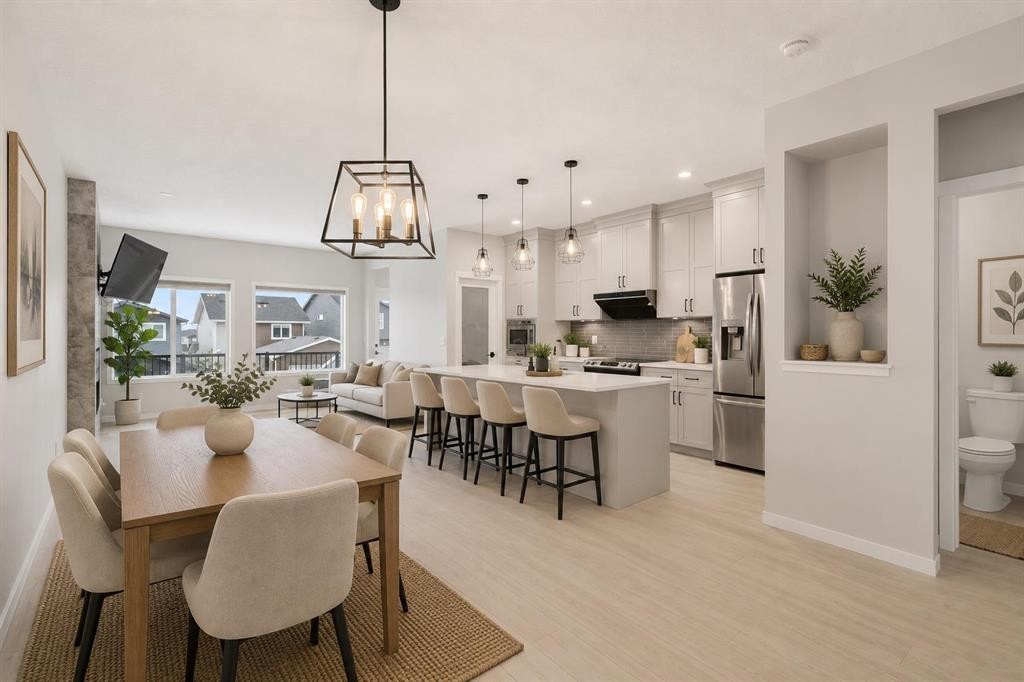 22 Edith Manor Nw, Calgary, AB - Indoor Photo Showing Dining Room