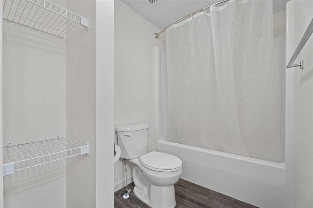2404-181 Skyview Ranch Manor Ne, Calgary, AB - Indoor Photo Showing Bathroom