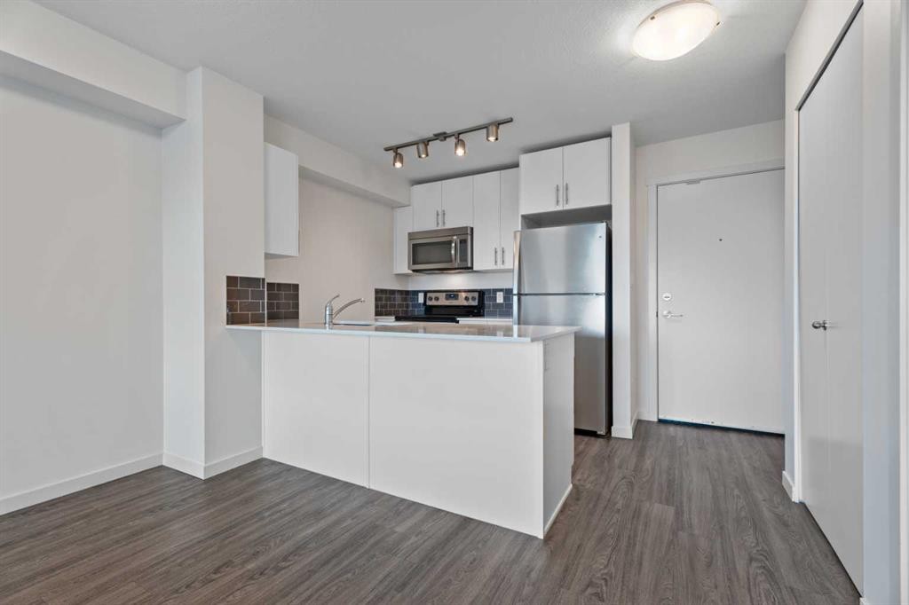 2404-181 Skyview Ranch Manor Ne, Calgary, AB - Indoor Photo Showing Kitchen