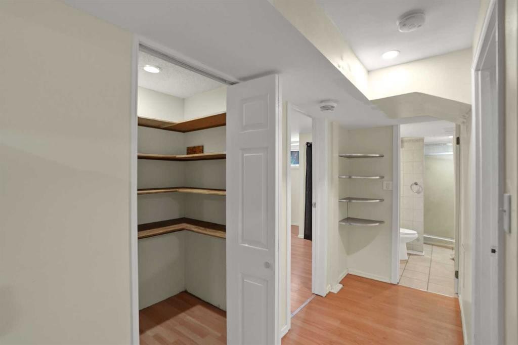 10315 8 Street Sw, Calgary, AB - Indoor